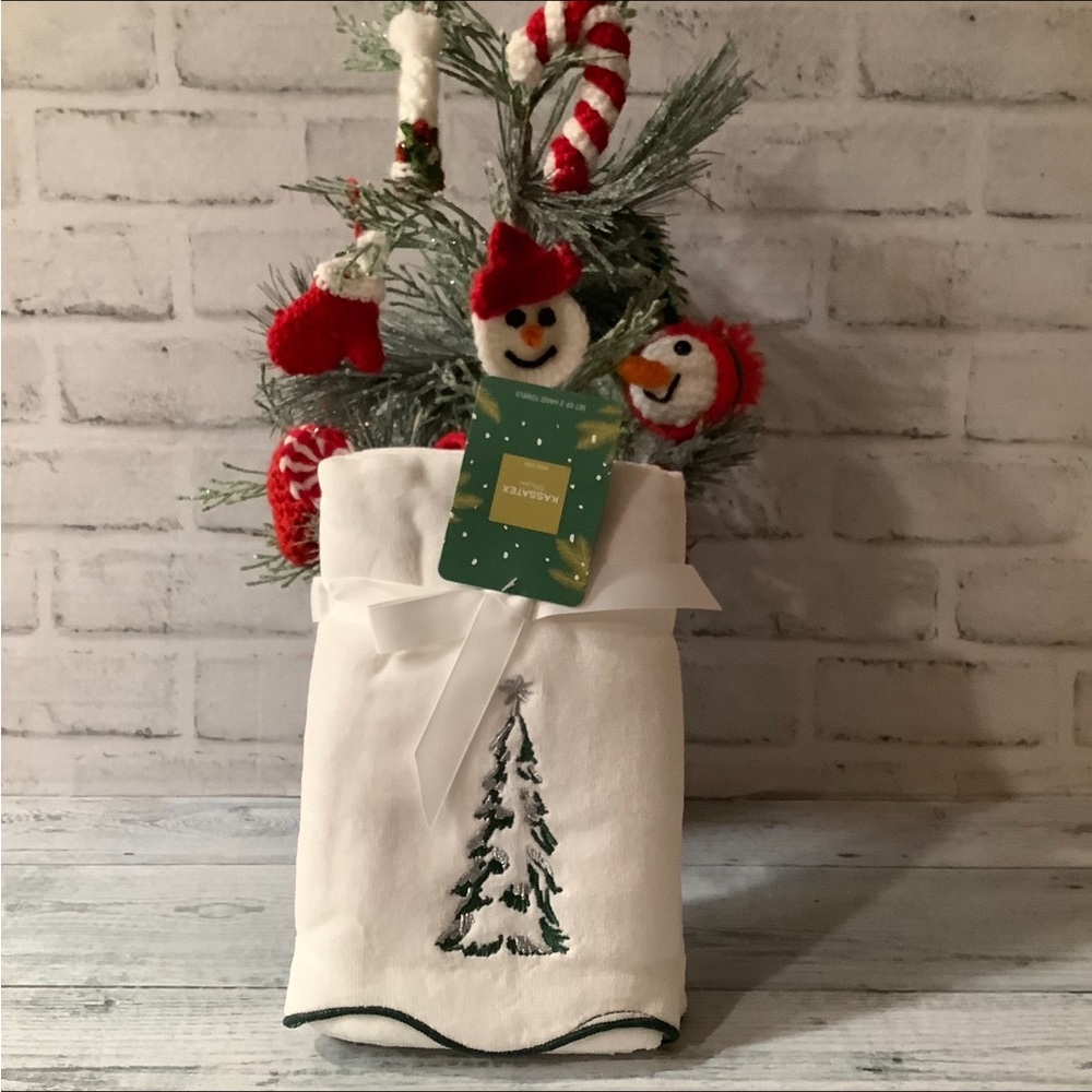 KASSATEX 2pk Embroidered Tree Christmas Hand Towels